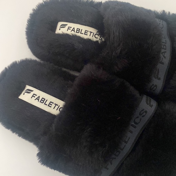 Fabletics Black Furry Snug Strap Slipper Slides - Picture 3 of 9